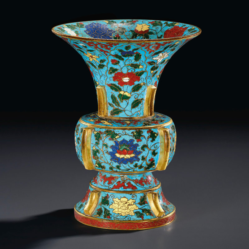2021_NYR_19547_0978_000(a_very_rare_and_exceptional_imperial_cloisonne_enamel_zun-form_vase_xu012153)
