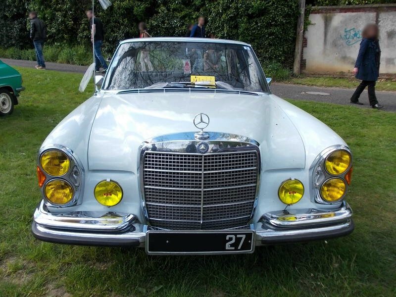 Mercedes280SEW108av