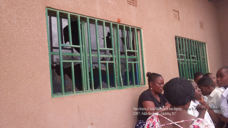 Casse des vitre à l'école maternelle St Jean-Baptiste à Lubumbashi *Ph: Fidèle Bwirhonde