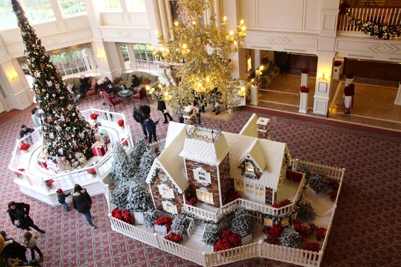 disneyland_paris_disneyland_hotel_sapin