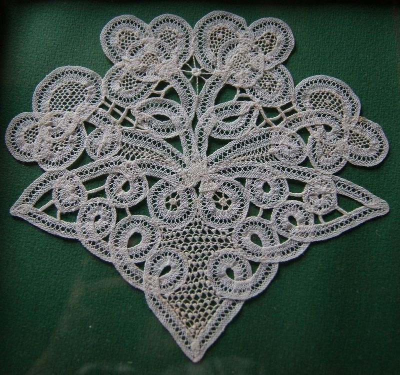 Dentelle de LUXEUIL d'Anny