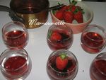 Verrines_fraises_chocolat_es_sur_compot_e_de_fraises_004
