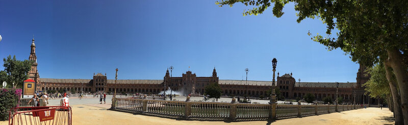 La Plaza de Espana 220m de diamètre