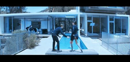 photo-placebo-le-clip-experimental-de-too-many-friends-52051d321aca5