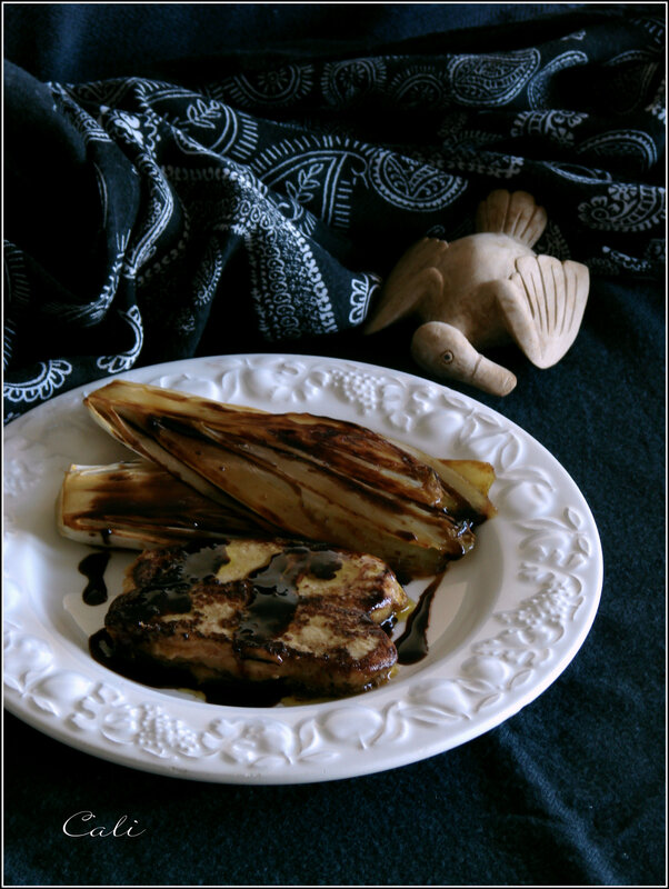 Foie Gras de Canard Poêlé, Endives Caramélisées, Sauce Expresso 001