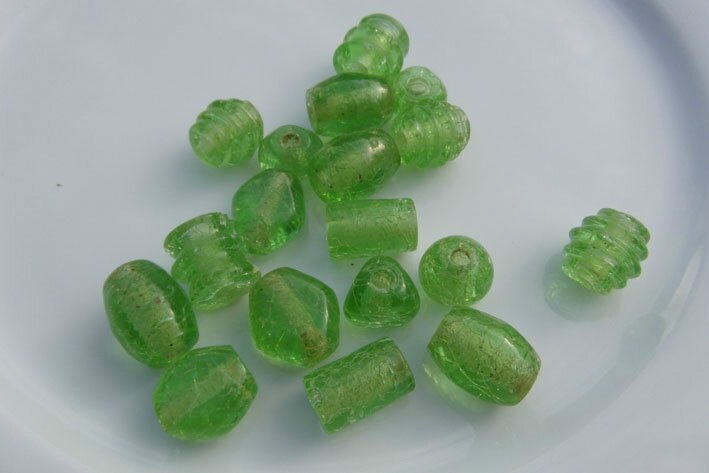 perles givrées craquelées vert anis 4