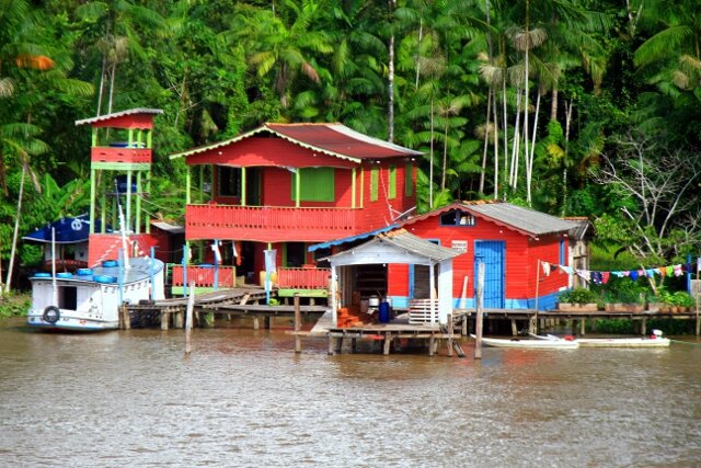 LS Maison au bord du fleuve Amazone