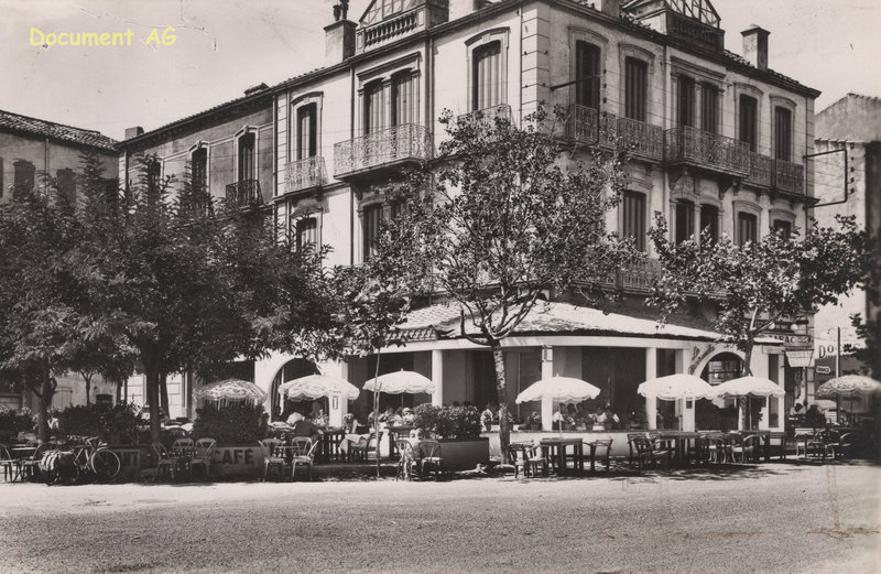 856 Café-Restaurant 'La Marenda' et ses terrasses