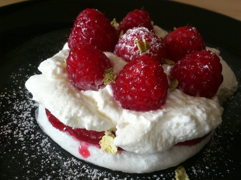 Pavlova framboises litchi citron vert individuelle d'après la recette de Christophe Michalak