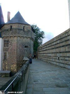 7230_Ramparts