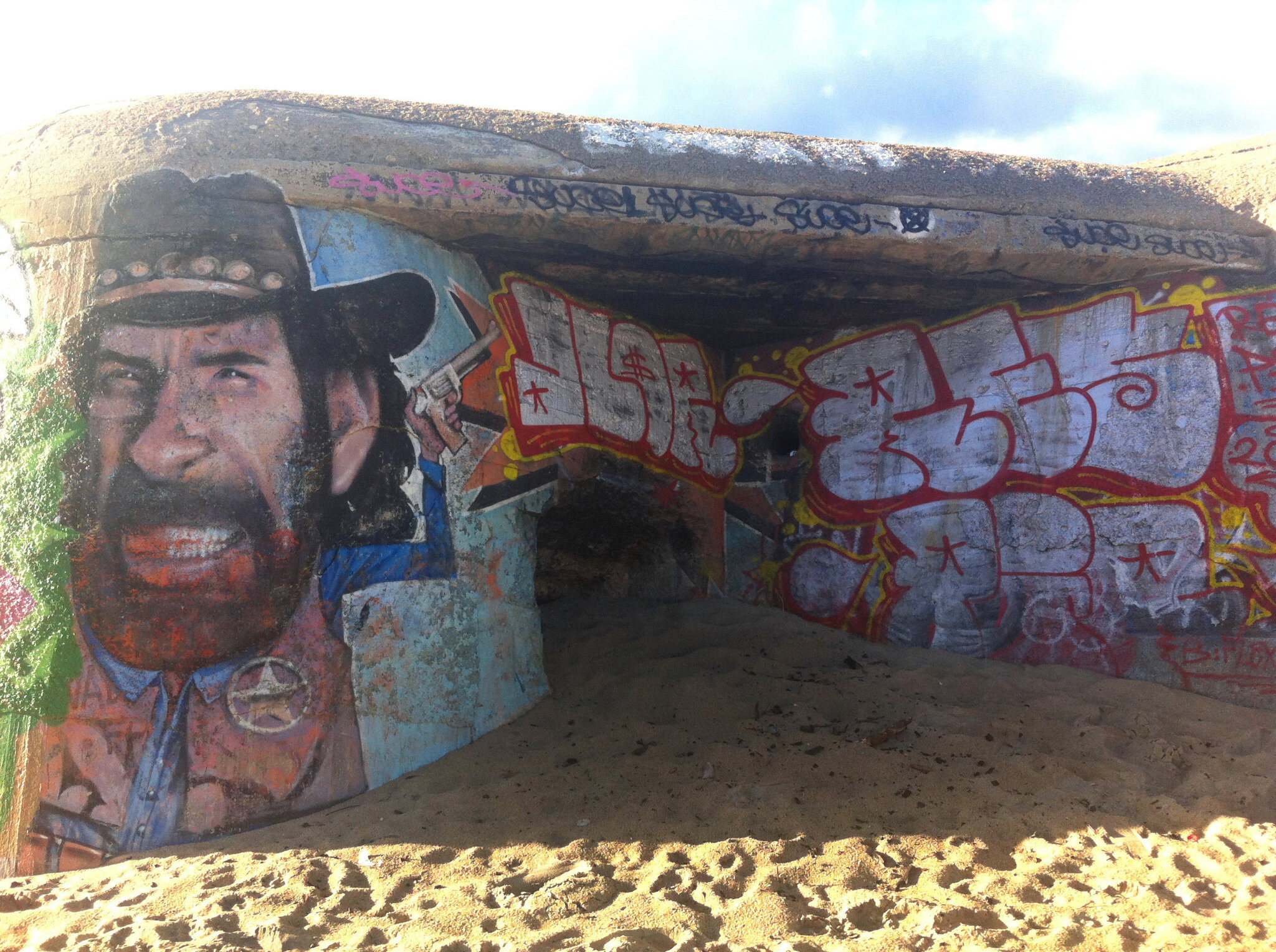 Tarnos, plage du Métro, blockhaus, tag