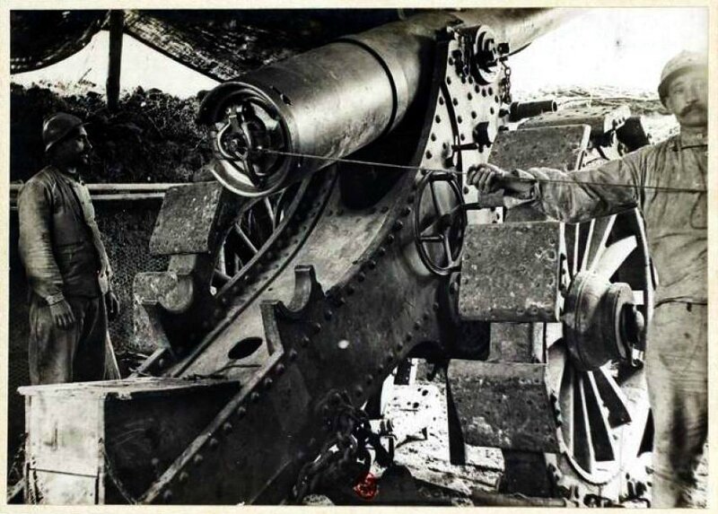 Somme canon 155 en position de tir