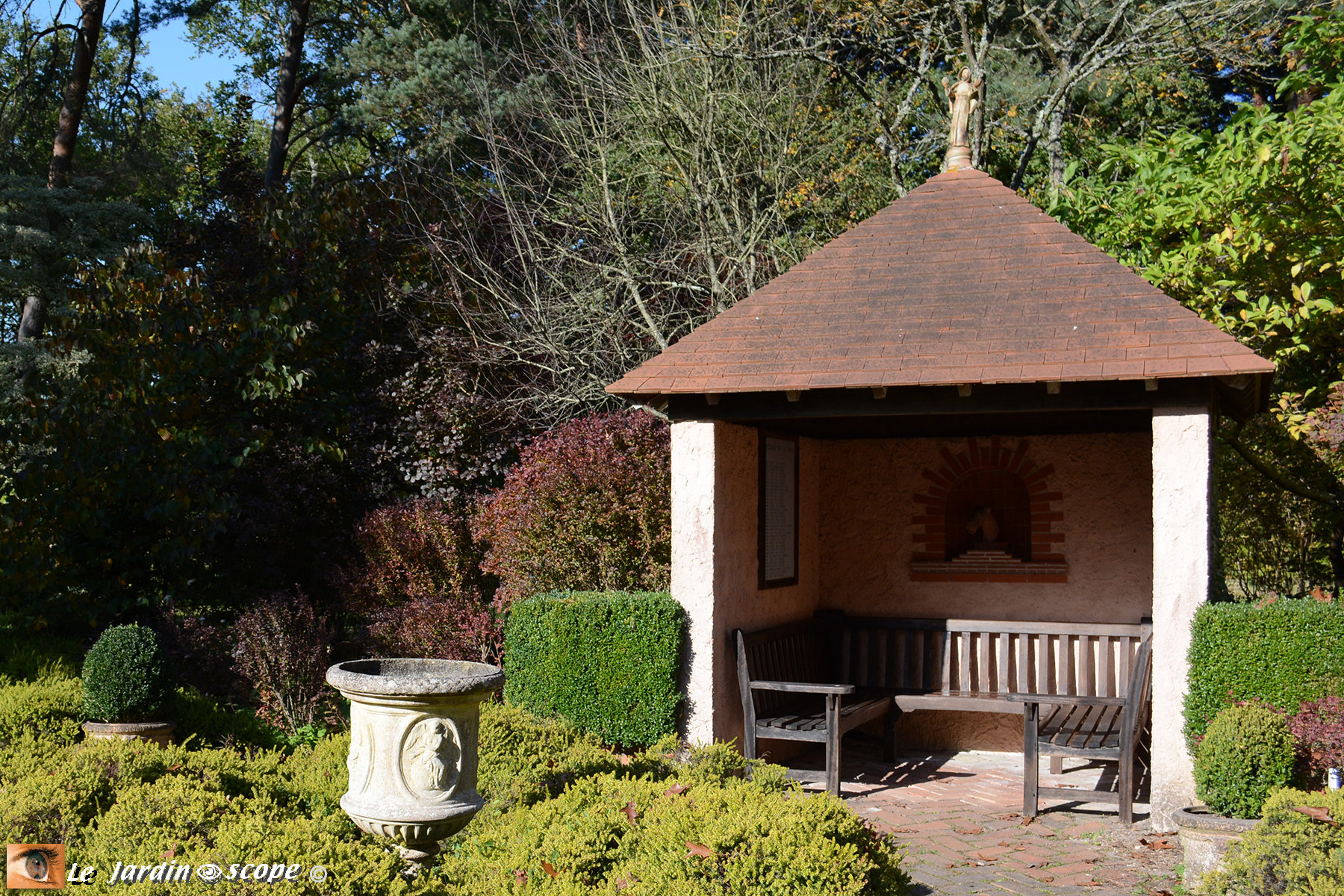 Banc en U - Arboretum-Grandes-Bruyères (45)
