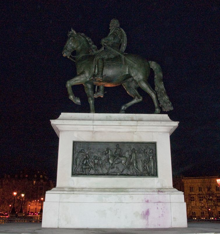 Statue_d_Henri_IV_au_pont_Neuf_03