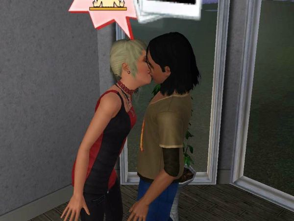 Marine embrasse Kerim pour la première fois