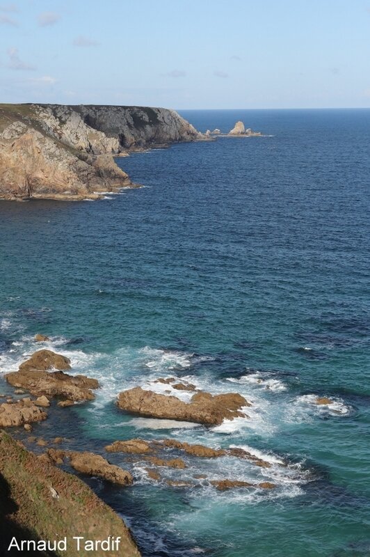 001367 Pouldreuzic - La Pointe du Raz - Vue de la Pointe du Castelmeur blog