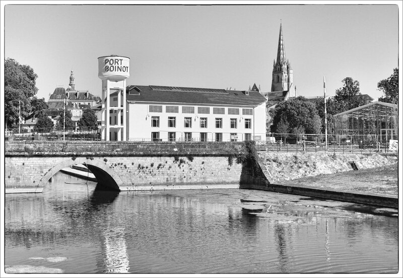 Niort après-midi été 040820 1 ym nb Port Boinot