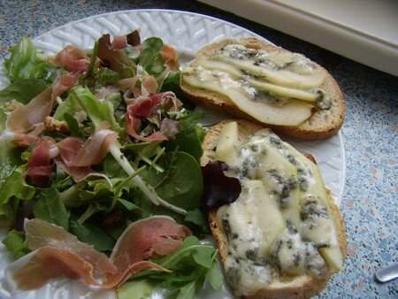 recettes entrees Tartines grillées poires et gorgonzola