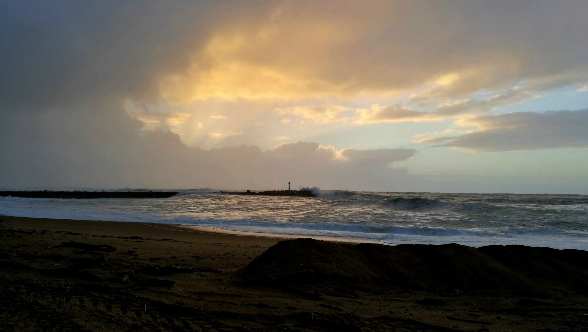 Anglet, la barre d'Adour, plage en janvier (64)