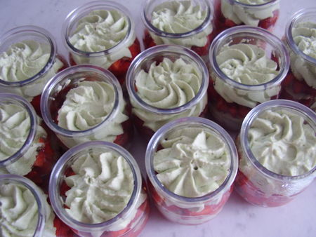 faux_tiramisu_aux_fraises_et_pistache_017