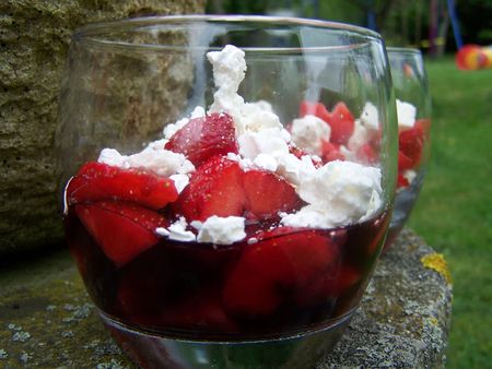 Verrines de fraises au vin recettes dessert Verrine de fraises au sabayon