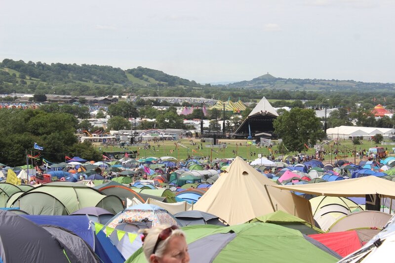Glastonbury festiva2014 Pyramid stage the Tor camping plein