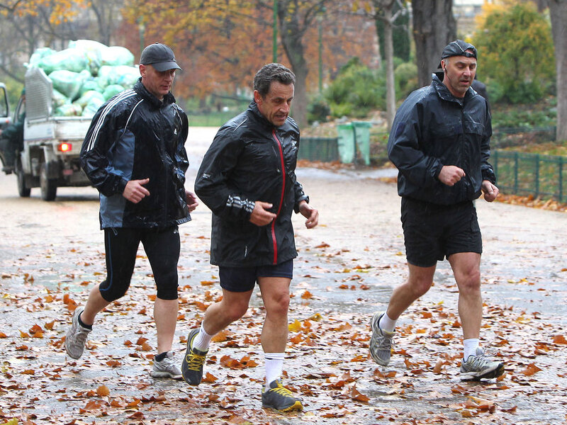 Nicolas-Sarkozy-en-plein-jogging-a-Paris-le-28-novembre-2012_exact1024x768_l