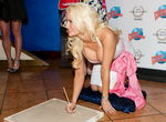 mmlook_holly_madison_20fevrier2011_planethollywood_lasvegas_4