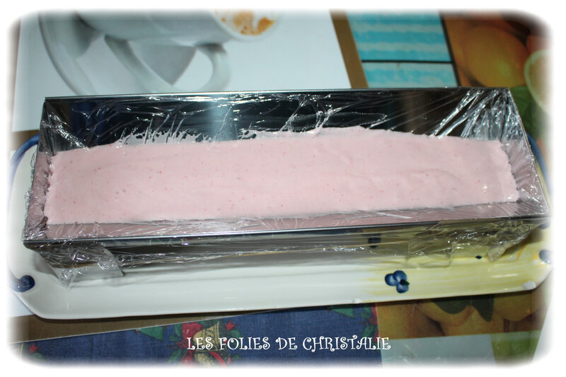 Bûche chocolat blanc fraise 2