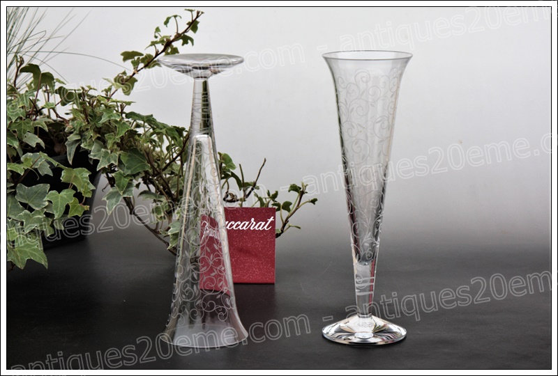 Antiques20ème, flûtes à champagne en cristal de Baccarat modèle Rendez-vous, Baccarat crystal Champagne flutes