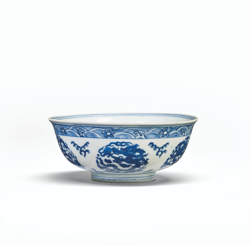 A blue and white 'dragon' bowl, Ming dynasty, Wanli six-character mark in underglaze blue in double circles and of the period (1573-1619)