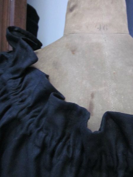 Robe Albane en lin noir rallongée de 20 cm taille 58 (6)