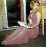 1952-01-Beverly_Carlton_hotel-day1-sit03-negligee_pink-by_HL-010-2-en_3D