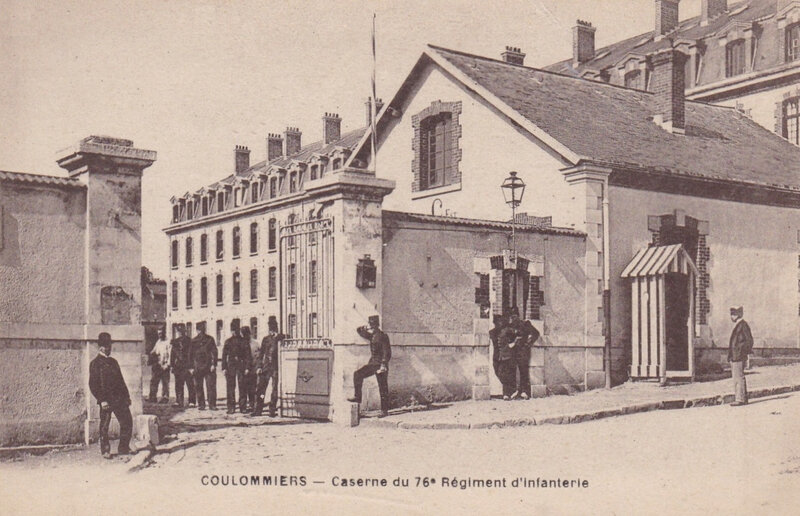 CPA Coulommiers Caserne 76e RI