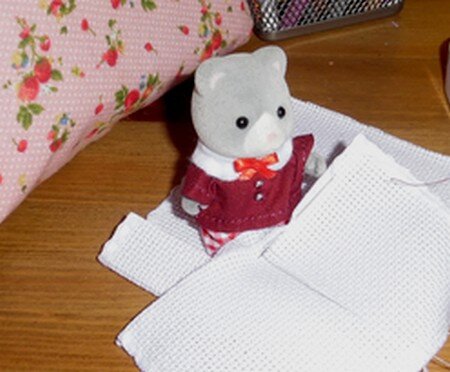 Sylvanian_Oliver_Bearbury_cross_stitch_3