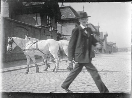 06_breitner_horses_and_passerby_photo
