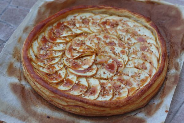 tarte aux pommes pralin et caramel blog chez Requia cuisine et confidences