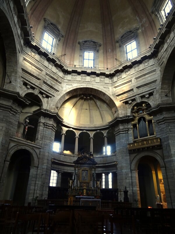 Milan - Quartier Porta Ticinese e Navigli - Basilica San Lorenzo Maggiore