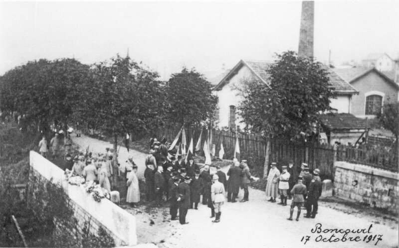 CPhoto Boncourt Remise des corps aviateurs 17 oct 1917 b