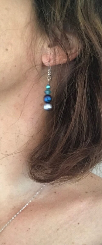 boucles perles variation bleue portée