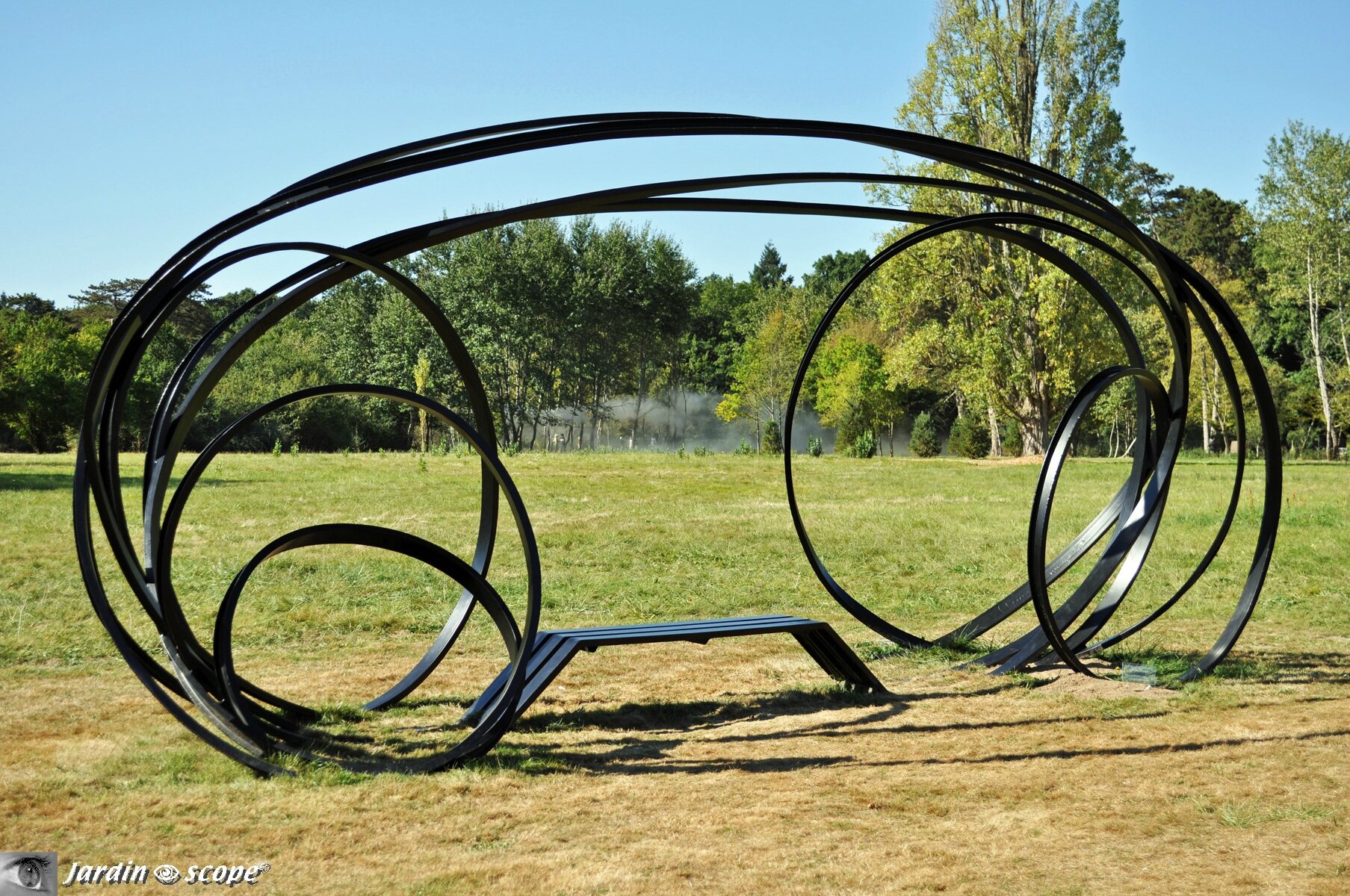 Banc spaghetti de Pablo Reinoso à Chaumont-sur-Loire