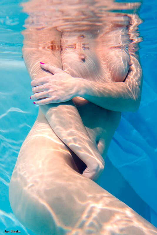 Jan Blasko -Underwater nude