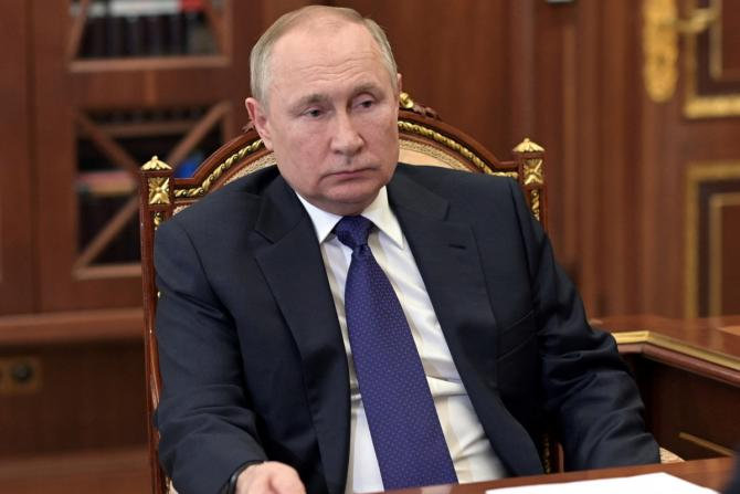russian-president-putin-meets-with-st-petersburg-governor