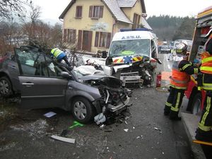 accident_rn59_voiture_contre_ambulance_photo_dna_vivien_montag__3_