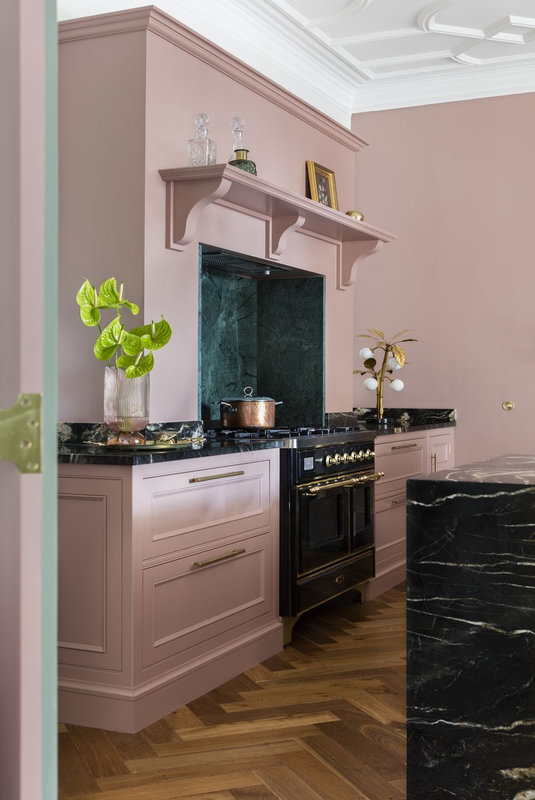 pink-kitchen-harvey-jones-original-kitchen-5-1648154857