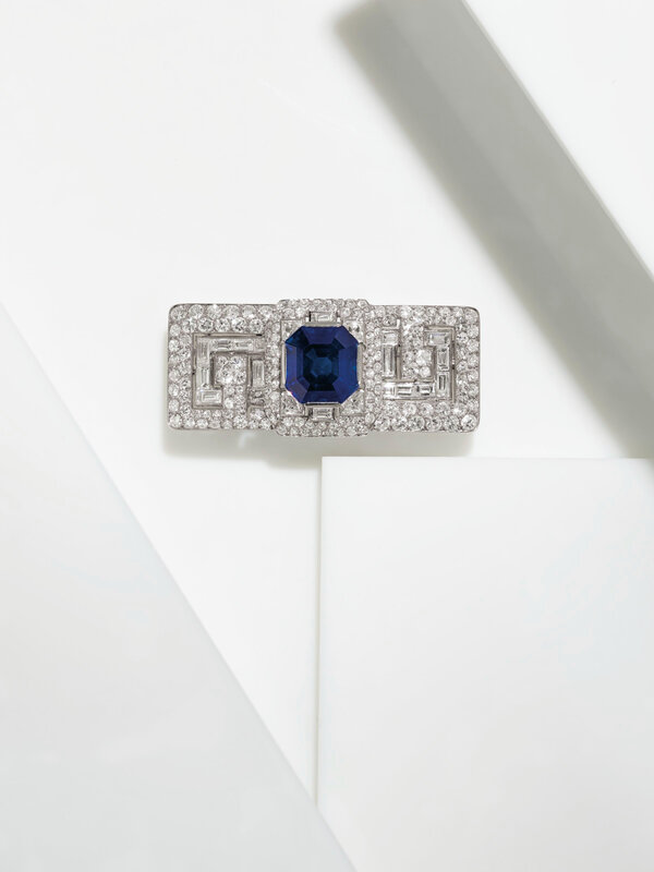 2020_NYR_18991_0168_003(a_superb_art_deco_sapphire_and_diamond_brooch_cartier083813)