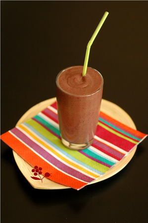 Smoothie fruits rouges-avocat-épinard-boisson coco_1