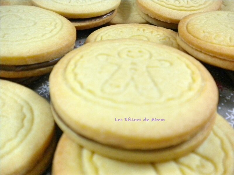 Biscuits de Noël fourrés à la pâte à tartiner 2