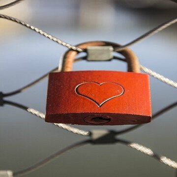 LE CADENAS MAGIQUE POUR UN AMOUR RAPIDE ET ÉTERNEL