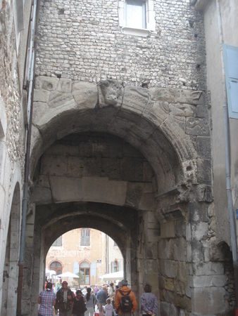 Porte St Marcel1